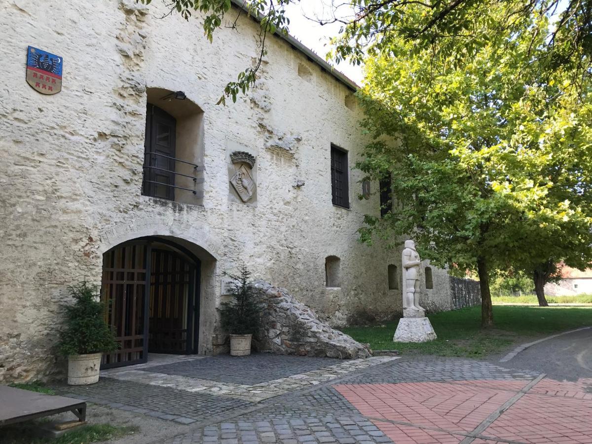 Huszarvar Hotel Kastelyszallo Szerencs Dış mekan fotoğraf